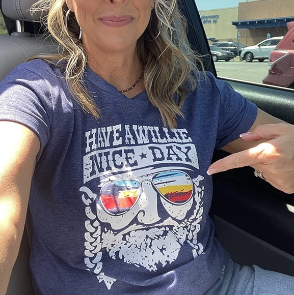 New Have a Willie Nice Day Graphic Short Sleeve T-Shirt Top Women - Picture 1 of 7